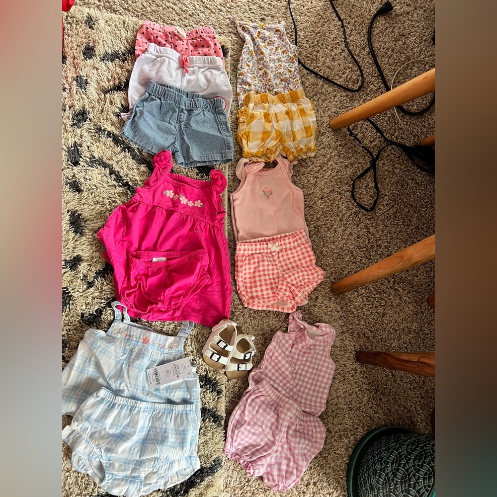 Lot of Baby girls clothes + sandals